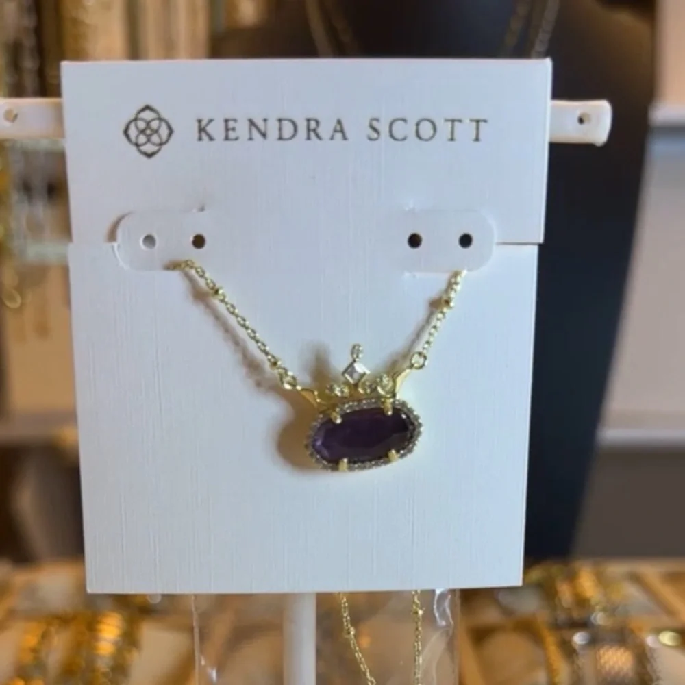 Disney | Kendra Scott Elisa Princess Short Gold Pendant in Mauve Mother-of-Pearl